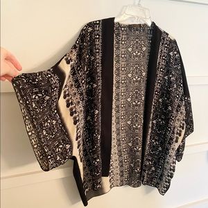 Black and White print kimono 🖤